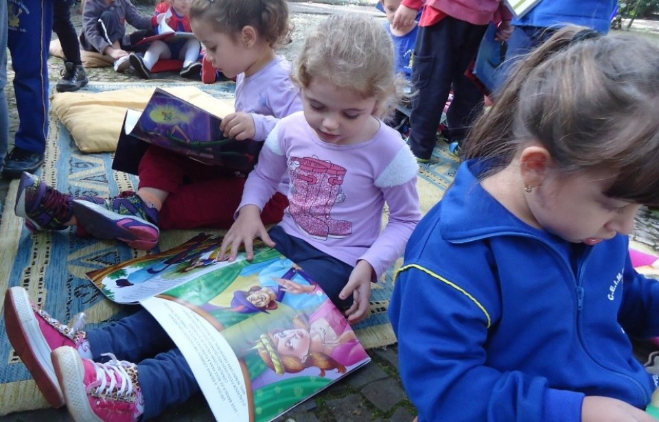 Eu vou contar uma história, agora preste atenção (...)