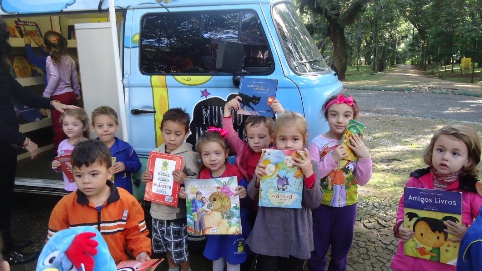 Eu vou contar uma história, agora preste atenção (...)