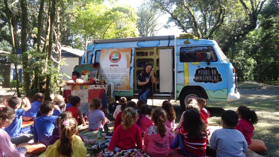 Eu vou contar uma história, agora preste atenção (...)