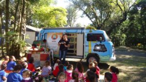 Eu vou contar uma história, agora preste atenção (...)