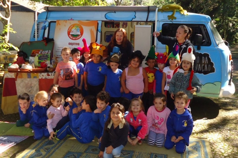 Eu vou contar uma história, agora preste atenção (...)