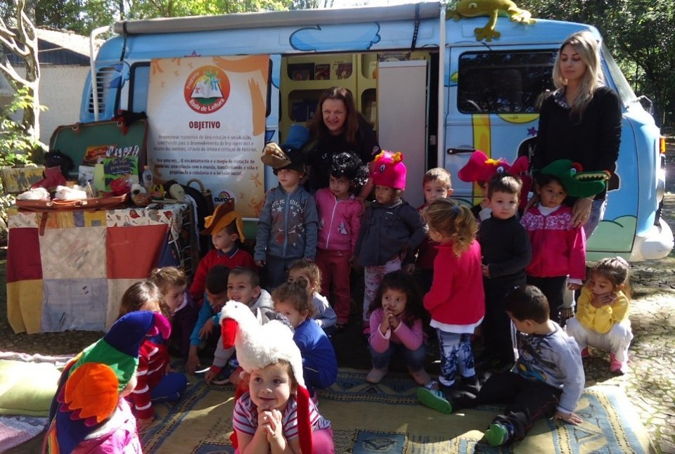 Eu vou contar uma história, agora preste atenção (...)