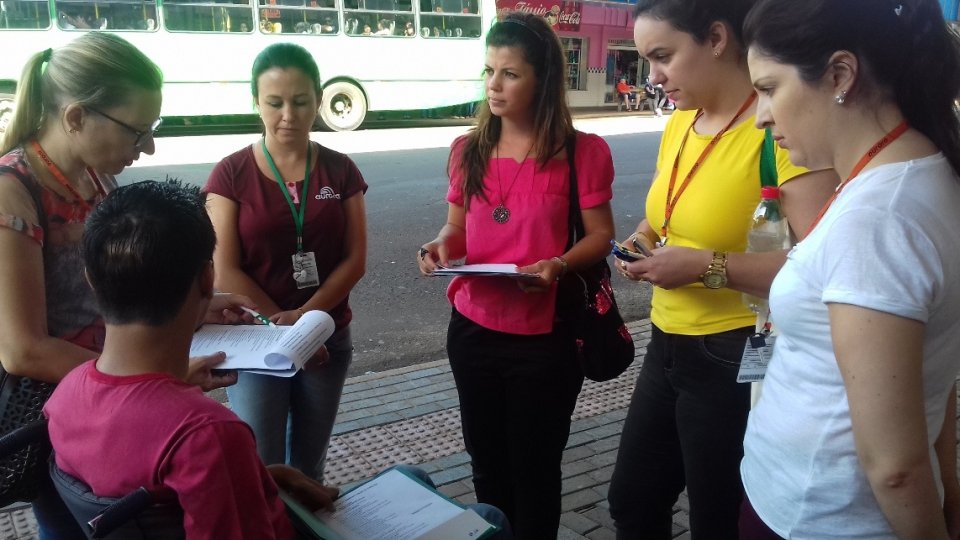 Atitude Agora, voluntários e COMDE fiscalizam terminal urbano