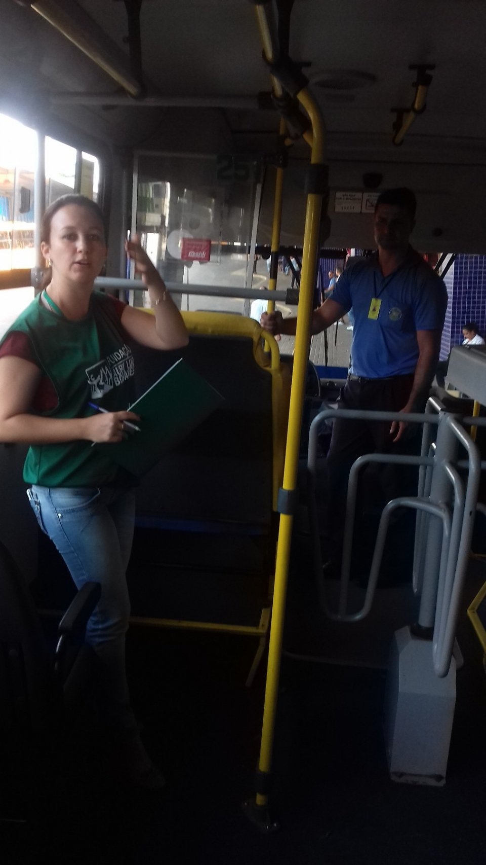 Atitude Agora, voluntários e COMDE fiscalizam terminal urbano