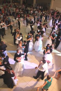 O sonho de 40 casais realizado no Casamento Cooperado em Chapecó-SC