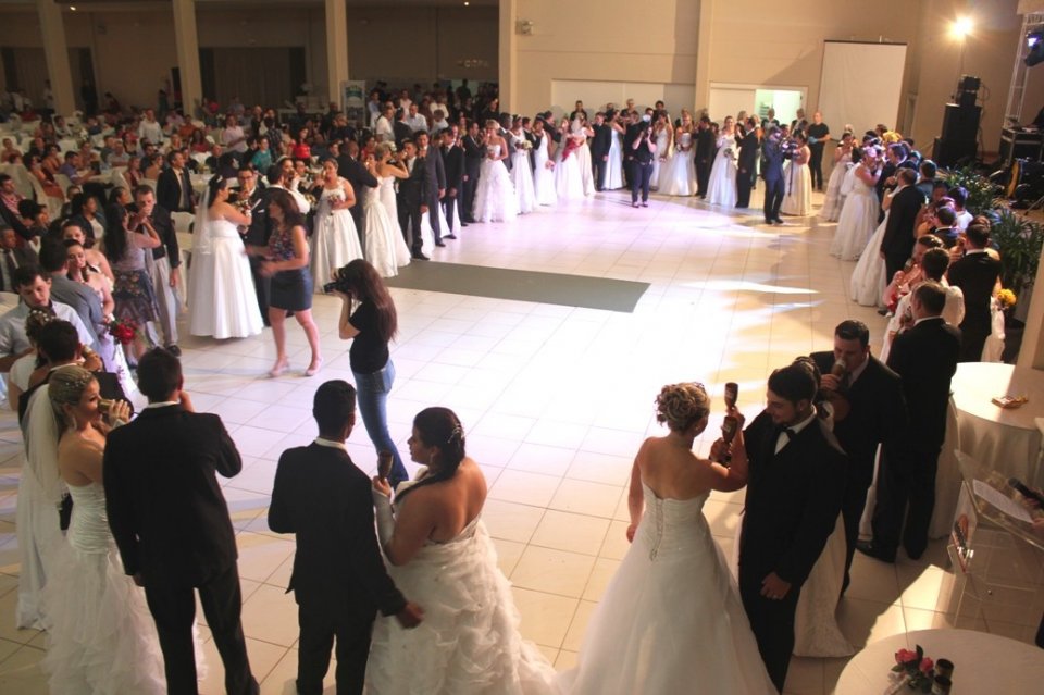 O sonho de 40 casais realizado no Casamento Cooperado em Chapecó-SC