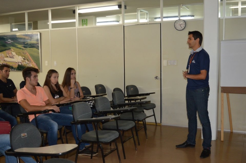 Centro de Memória da FALB recebe vários visitantes