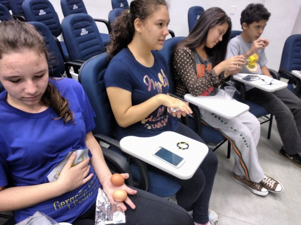 Vivendo Saúde realiza capacitação com alunos do Vozes do Corpo