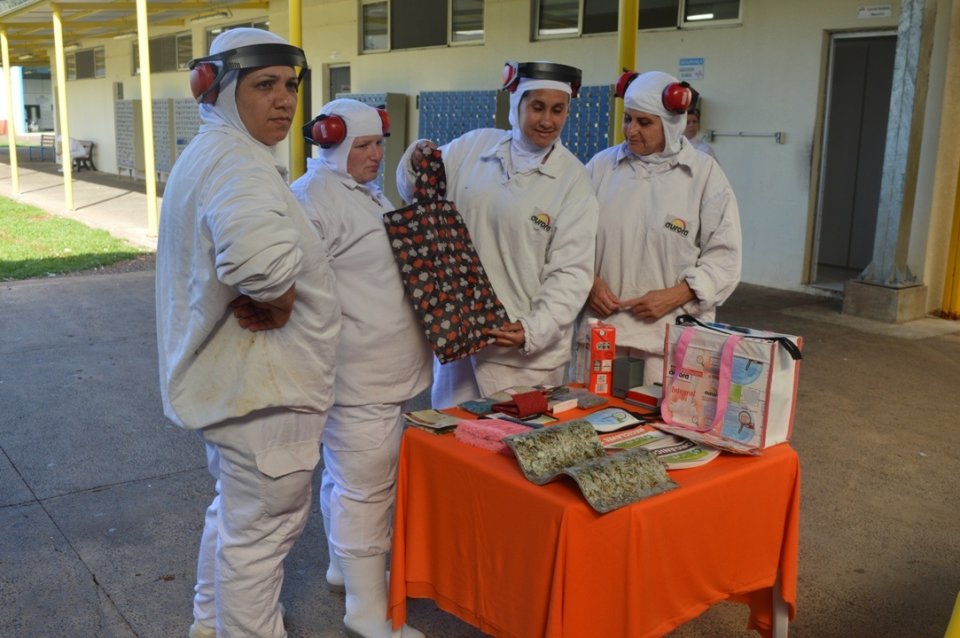 Empregados recebem momentos de descontração e conhecimento com A Turminha da Reciclagem