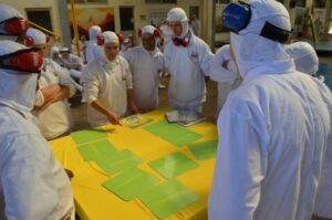 Empregados recebem momentos de descontração e conhecimento com A Turminha da Reciclagem