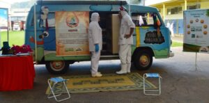 Roda de Leitura leva empregados ao mundo da imaginação com suas histórias