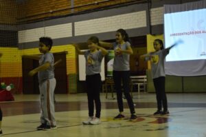Encontro com familiares e alunos do programa Vozes do Corpo em Comemoração ao Dia da Dança