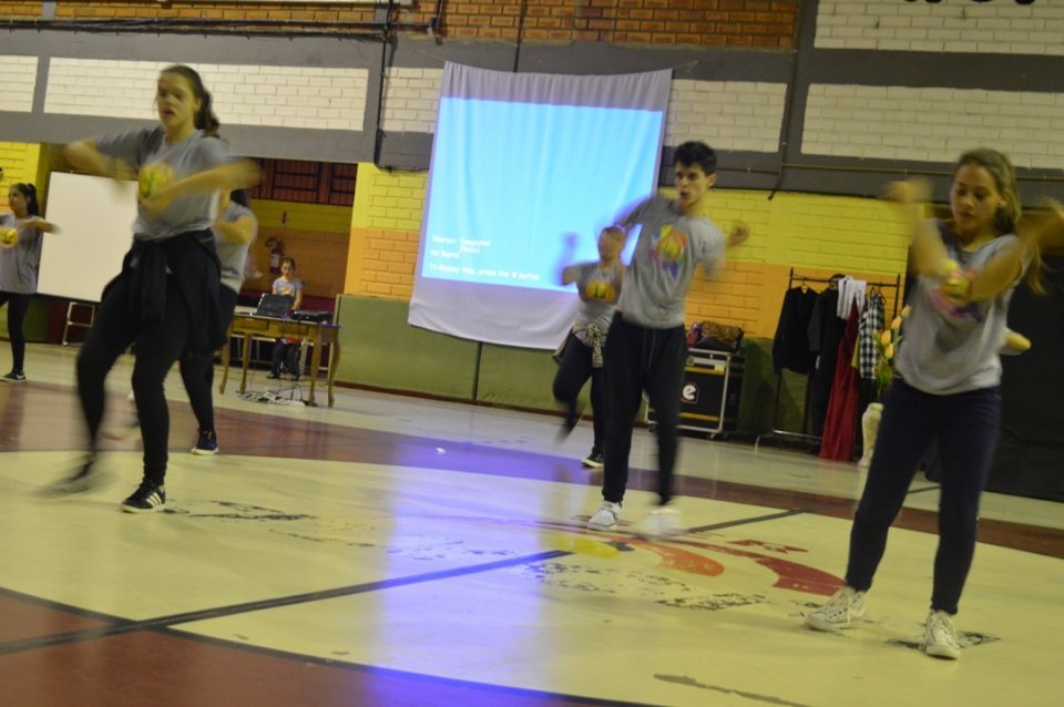 Encontro com familiares e alunos do programa Vozes do Corpo em Comemoração ao Dia da Dança