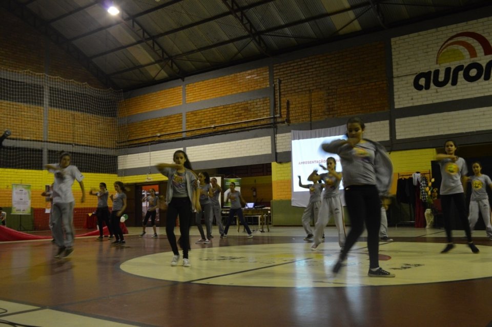 Encontro com familiares e alunos do programa Vozes do Corpo em Comemoração ao Dia da Dança