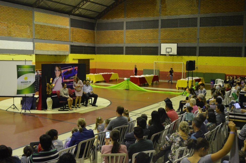 Encontro com familiares e alunos do programa Vozes do Corpo em Comemoração ao Dia da Dança
