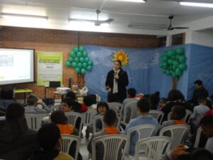 Finalizando as atividades de abril com A Turminha da Reciclagem no RS