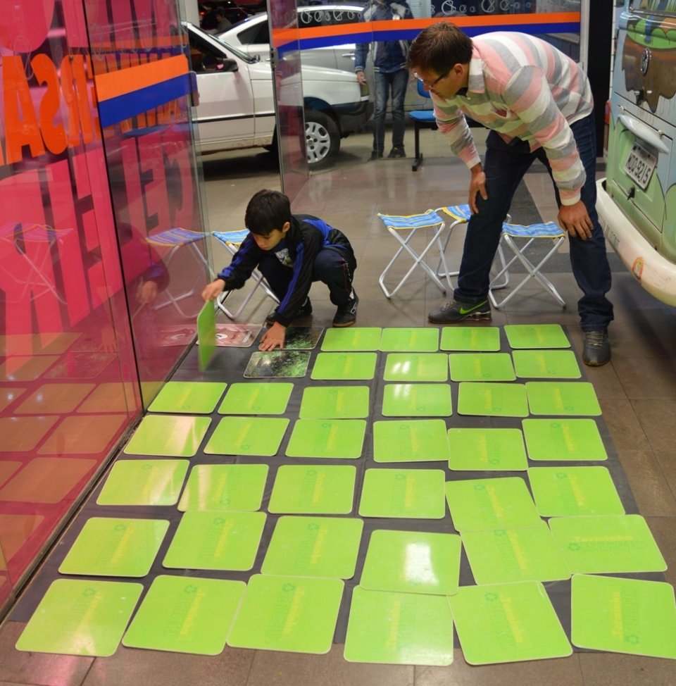 Programas da Falb promovem momentos de descontração em supermercado