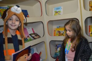 Programas da Falb promovem momentos de descontração em supermercado