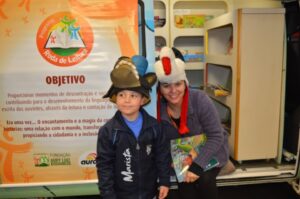 Programas da Falb promovem momentos de descontração em supermercado