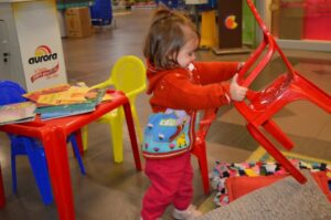 Programas da Falb promovem momentos de descontração em supermercado