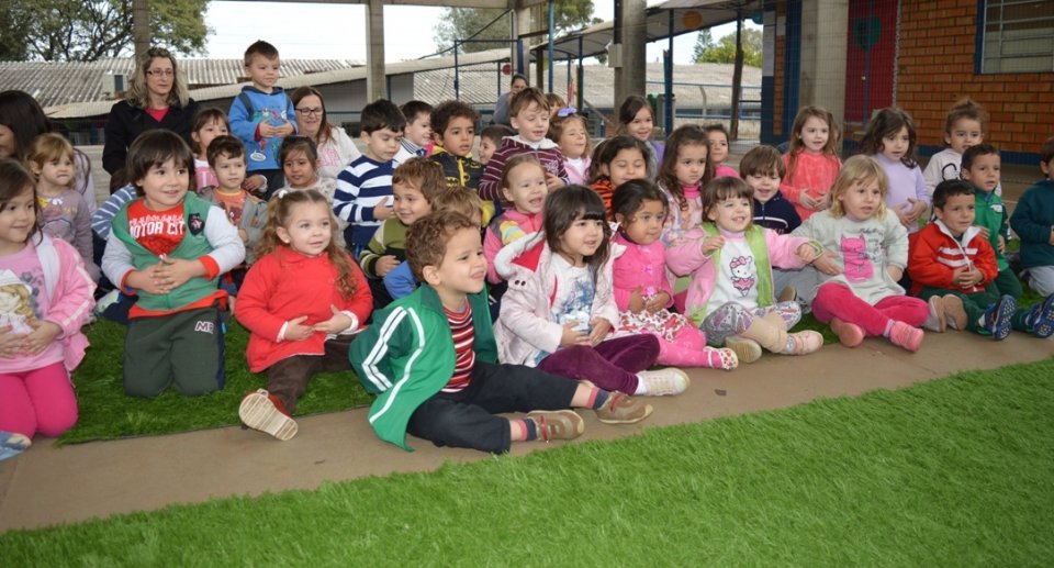 Roda de Leitura leva as crianças dos CEIM de Chapecó-SC ao mundo da imaginação