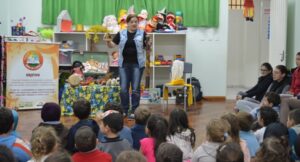 Roda de Leitura leva as crianças dos CEIM de Chapecó-SC ao mundo da imaginação