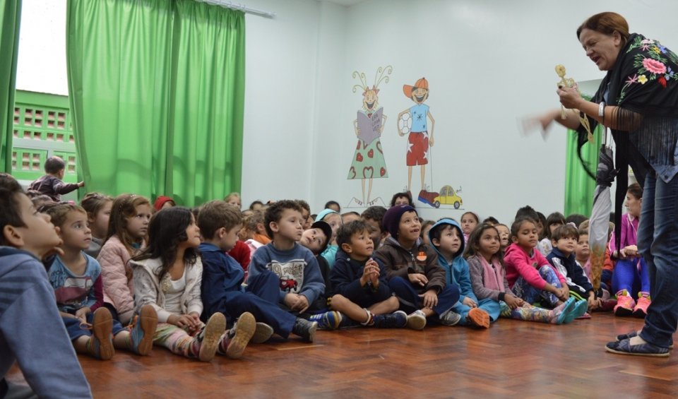 Roda de Leitura leva as crianças dos CEIM de Chapecó-SC ao mundo da imaginação