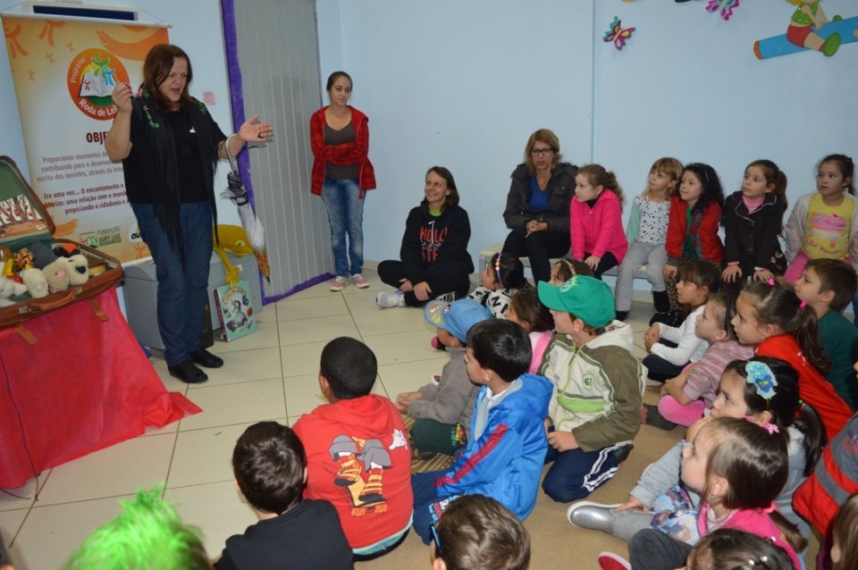 Roda de Leitura leva as crianças dos CEIM de Chapecó-SC ao mundo da imaginação