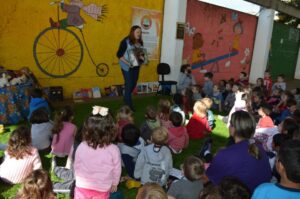 Roda de Leitura leva as crianças dos CEIM de Chapecó-SC ao mundo da imaginação