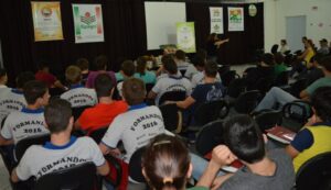 Roda de leitura leva a contação de histórias aos municípios do oeste