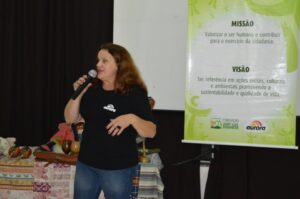 Roda de leitura leva a contação de histórias aos municípios do oeste