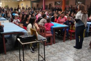 Roda de leitura leva a contação de histórias aos municípios do oeste