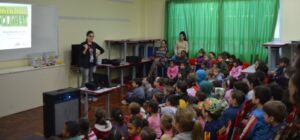 A Turminha da Reciclagem incentiva a assumir compromissos com o meio ambiente