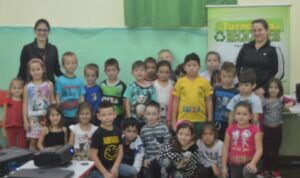 A Turminha da Reciclagem incentiva a assumir compromissos com o meio ambiente