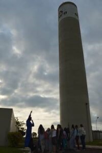 A Turminha da Reciclagem realiza atividade com alunos do Vozes do Corpo