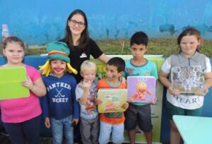 Programas da FALB participam de comemorações do dia da Família na escola
