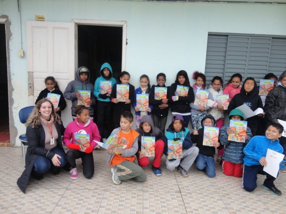 A Turminha da Reciclagem ensina alunos a fazer a seleção dos resíduos