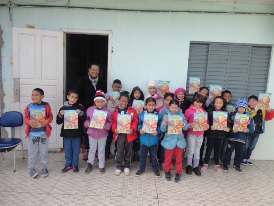 A Turminha da Reciclagem ensina alunos a fazer a seleção dos resíduos