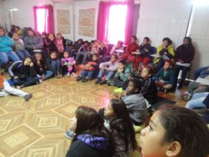 A Turminha da Reciclagem ensina alunos a fazer a seleção dos resíduos