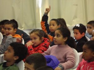 A Turminha da Reciclagem ensina alunos a fazer a seleção dos resíduos