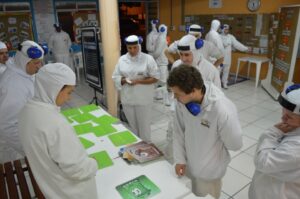 A Turminha da Reciclagem participa da semana da qualidade