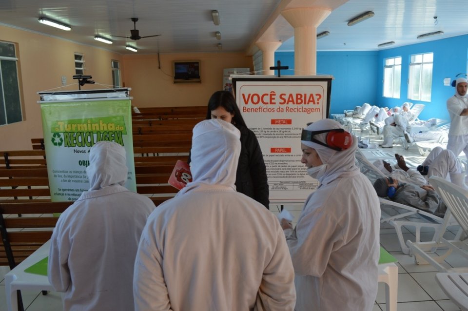 A Turminha da Reciclagem participa da semana da qualidade