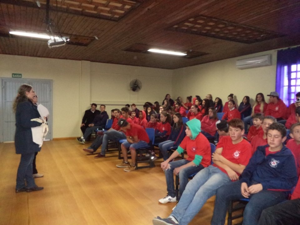 A Turminha da Reciclagem -RS atende alunos da educação infantil e Graduação