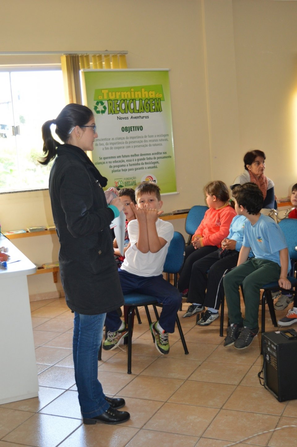 A Turminha da Reciclagem visita várias escolas no final de maio