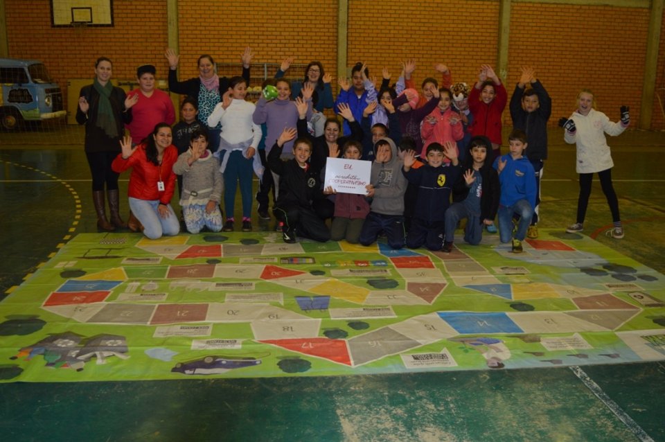 A Turminha da Reciclagem visita várias escolas no final de maio