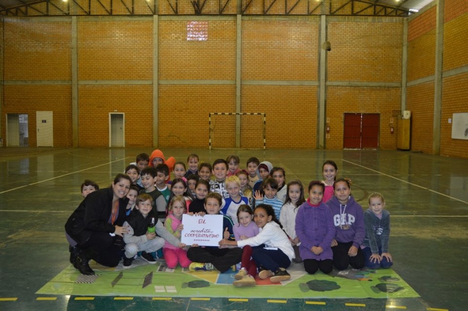 A Turminha da Reciclagem visita várias escolas no final de maio