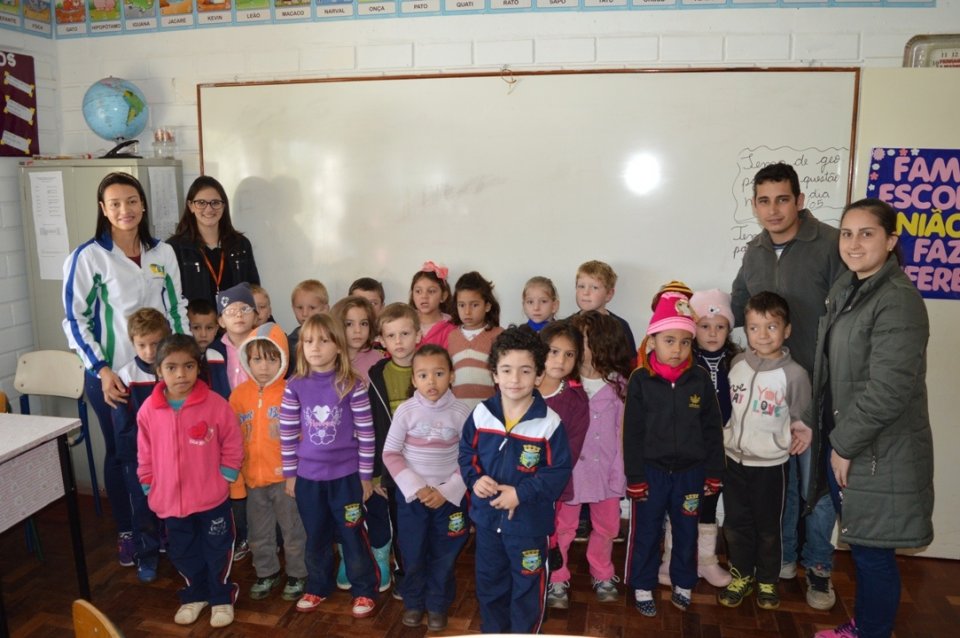 A Turminha da Reciclagem visita várias escolas no final de maio