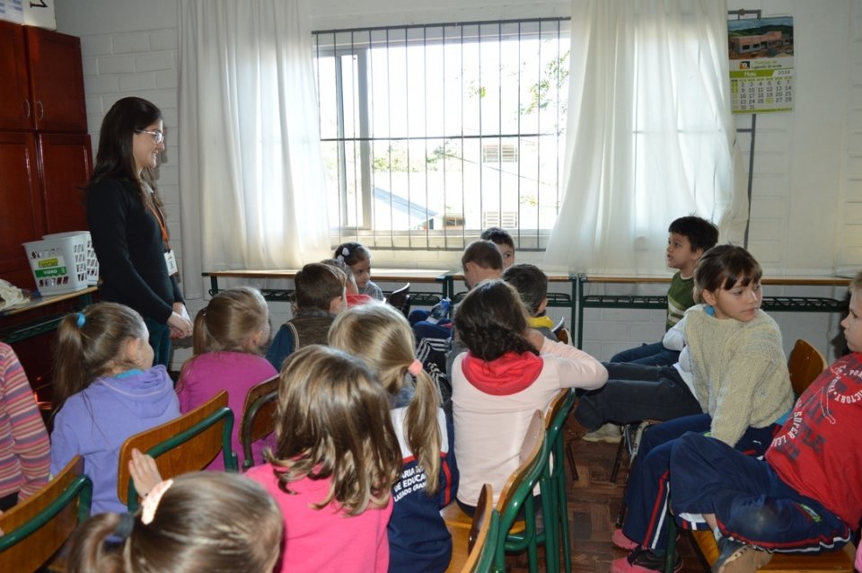 A Turminha da Reciclagem visita várias escolas no final de maio