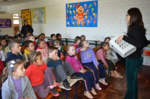 A Turminha da Reciclagem visita várias escolas no final de maio
