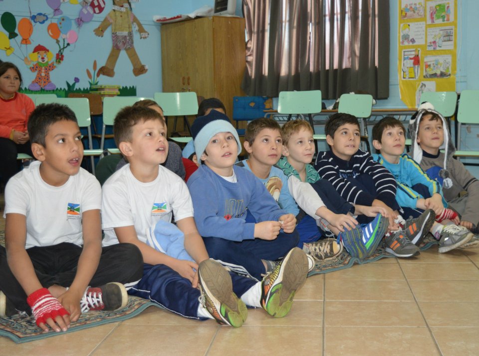 Roda de Leitura visita escolas em maio